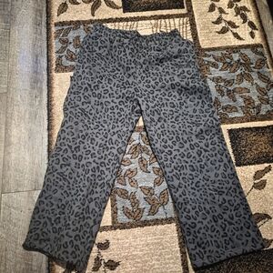 Comfrt Leopard Print Gray Pants